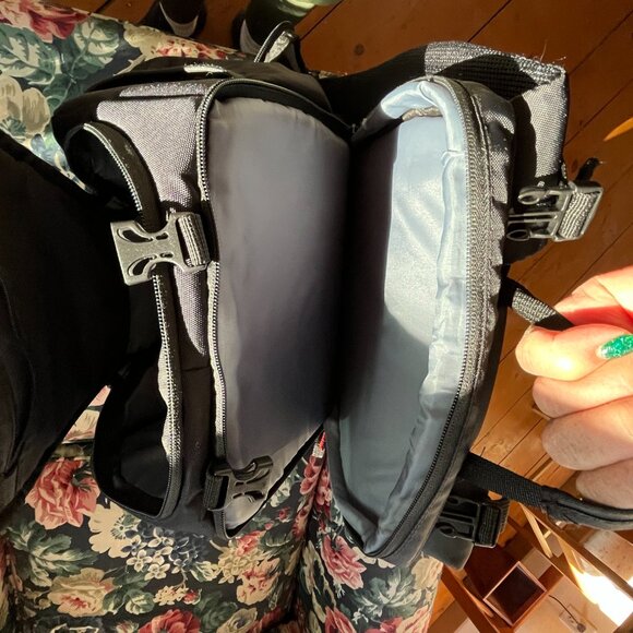 Deco Gear Camera Backpack - Picture 7 of 9